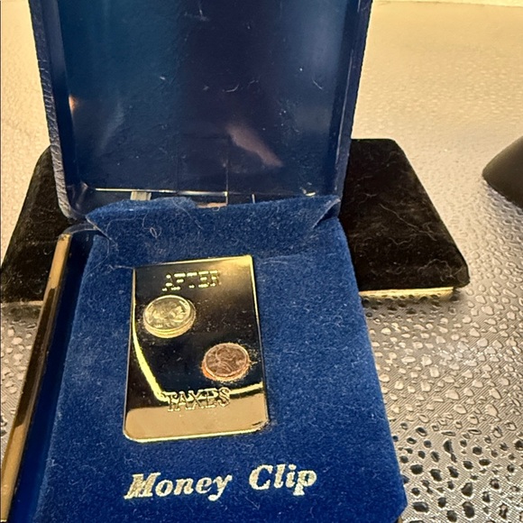 Silver Money Clip by - Picture 1 of 3